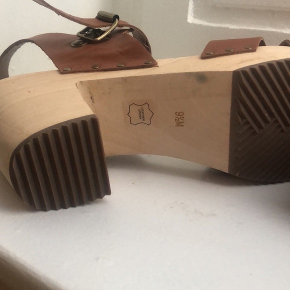 Ann Taylor Loft Leather Clog Sandal - Picture 5 of 6